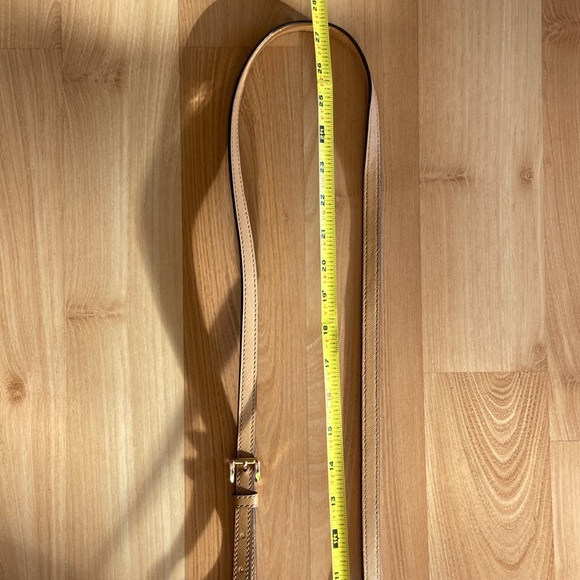 Small Michael Kors Handbag - Picture 14 of 14